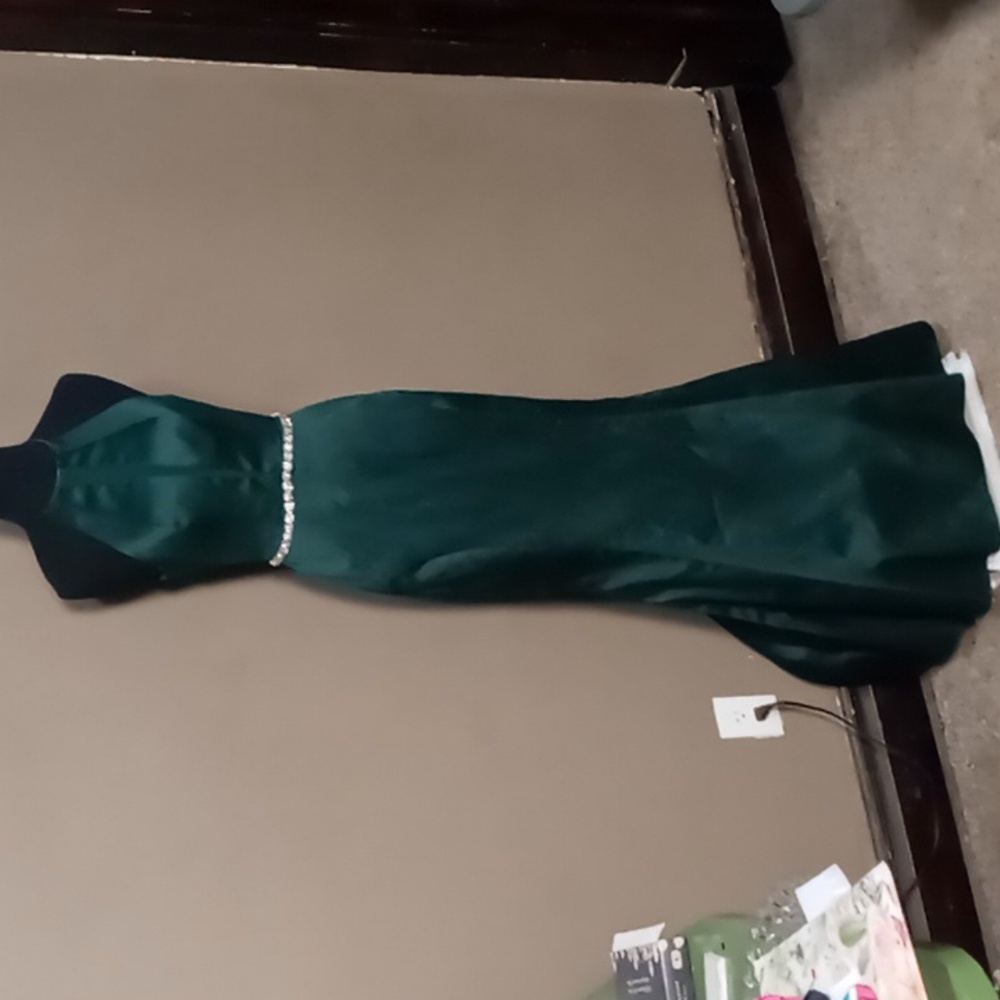 Sorella Vita Dark Green Prom/Bridesmaid Dress w Jewel/Ribbon Belt Size 4